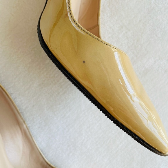 FINAL Manolo Blahnik Patent Nude Pump - Picture 4 of 13